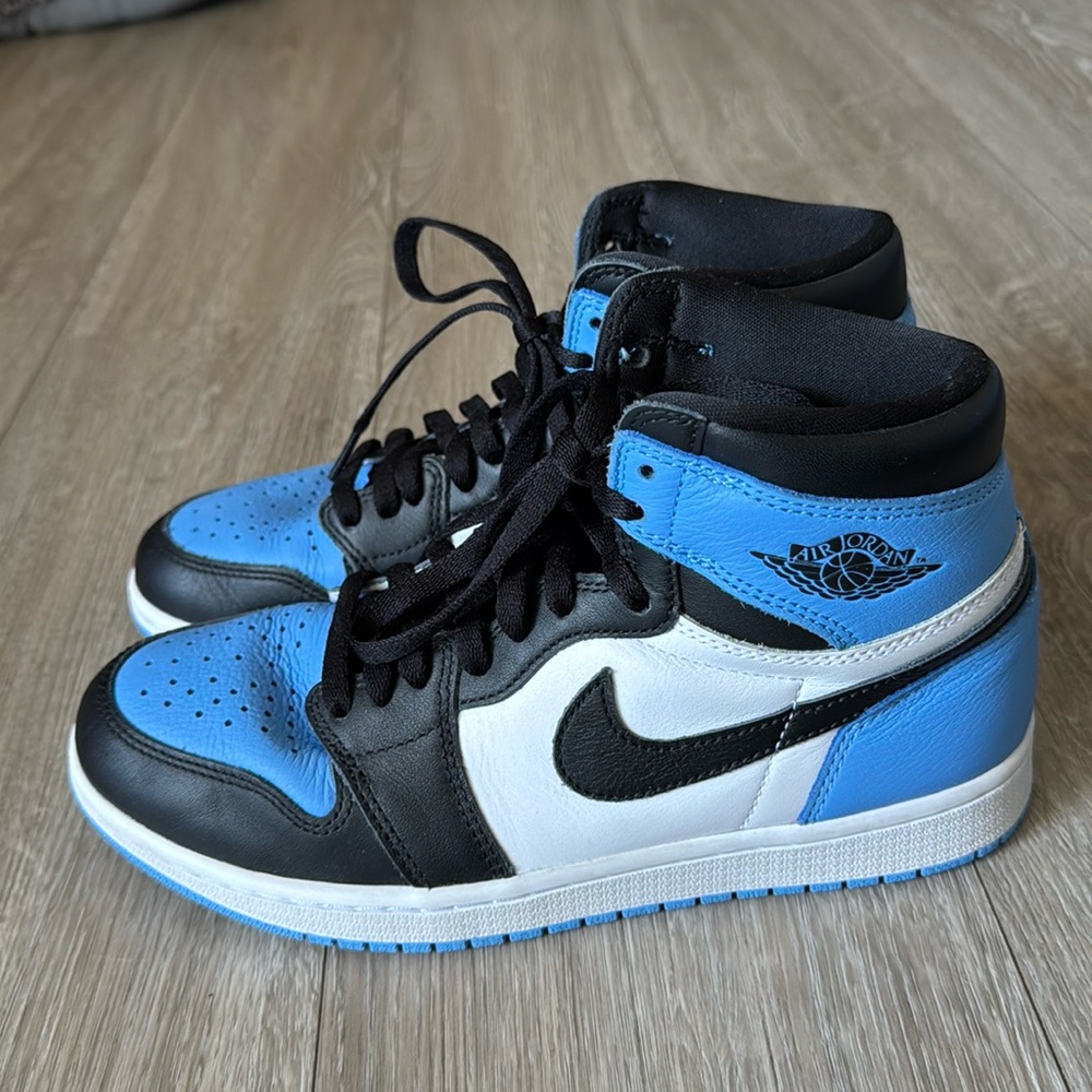 Air Jordan 1 Retro High OG UNC Toe in Men’s 8.5.  Great Condition!